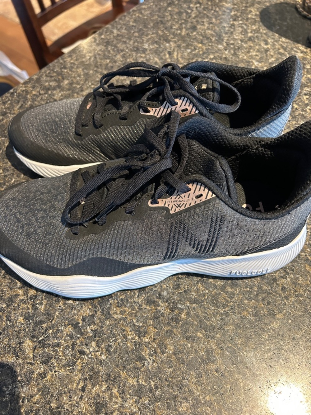 New Balance Fuel Cell size 9